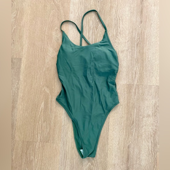 Cupshe one piece bathing suit with tie back and cheeky high leg - Picture 1 of 3
